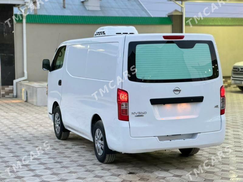 Nissan Urvan 2021 - 380 000 TMT - Мары - img 2