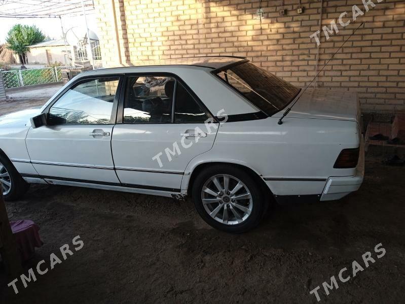 Mercedes-Benz 190E 1985 - 18 000 TMT - Garabekewül - img 2