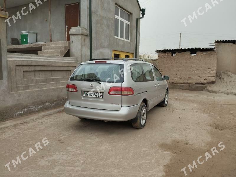 Toyota Sienna 2000 - 115 000 TMT - Чарджоу - img 2