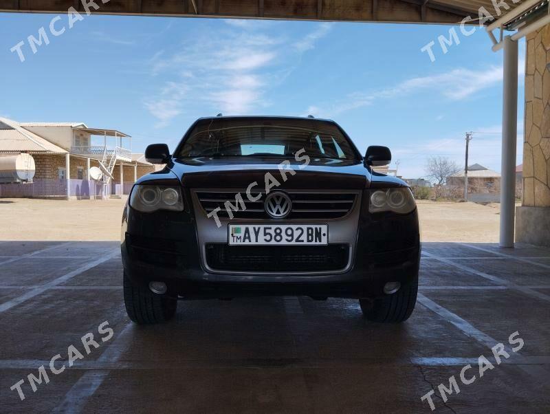 Volkswagen Touareg 2005 - 120 000 TMT - Balkanabat - img 6