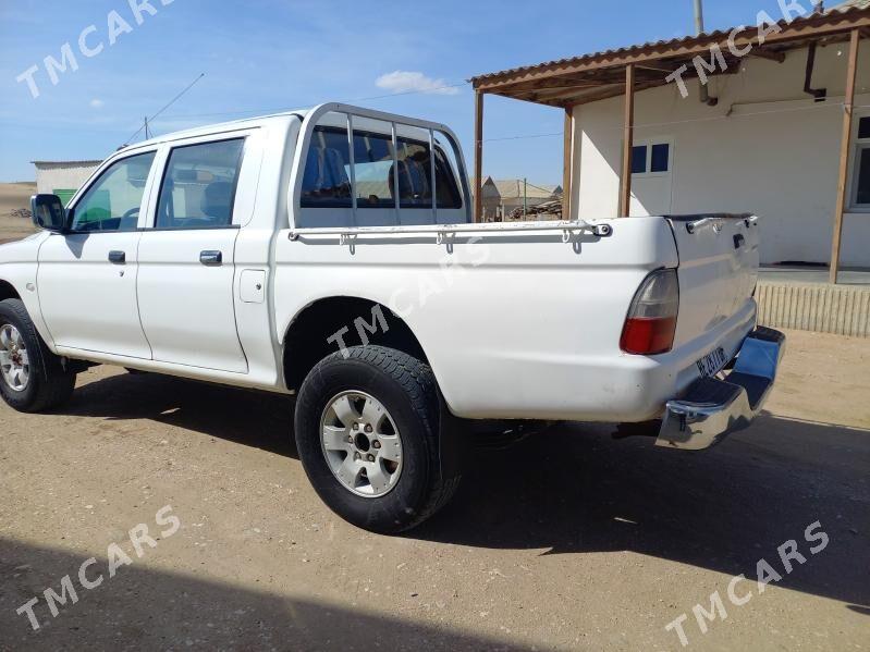 Mitsubishi L200 2004 - 100 000 TMT - Esenguly - img 3