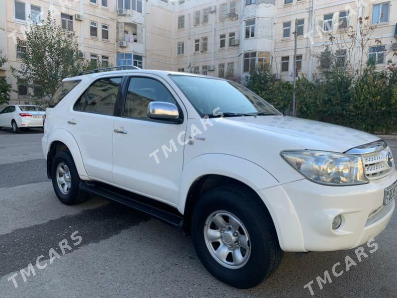 Toyota Fortuner 2011 - 260 000 TMT - Ашхабад - img 2