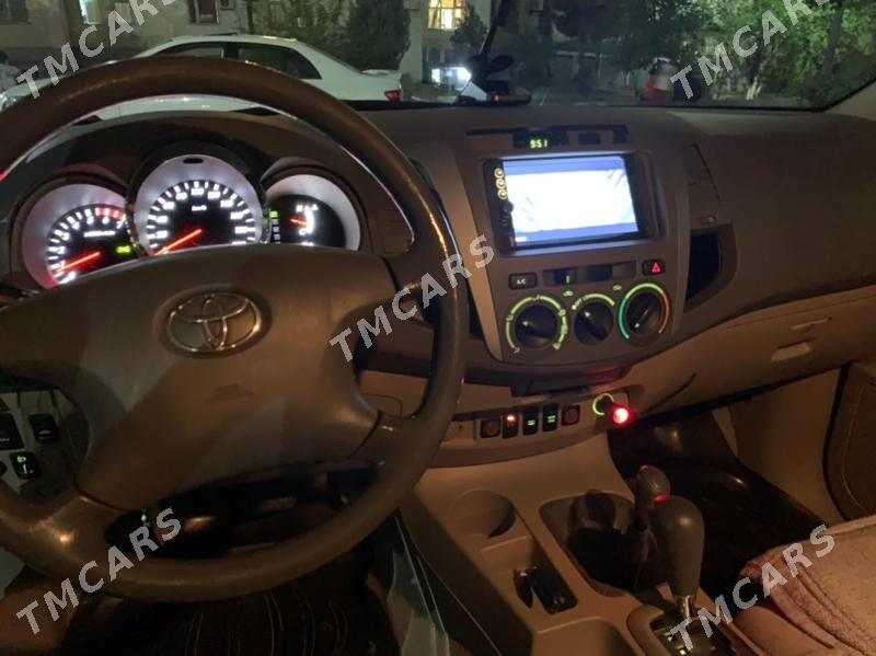 Toyota Fortuner 2011 - 260 000 TMT - Aşgabat - img 4