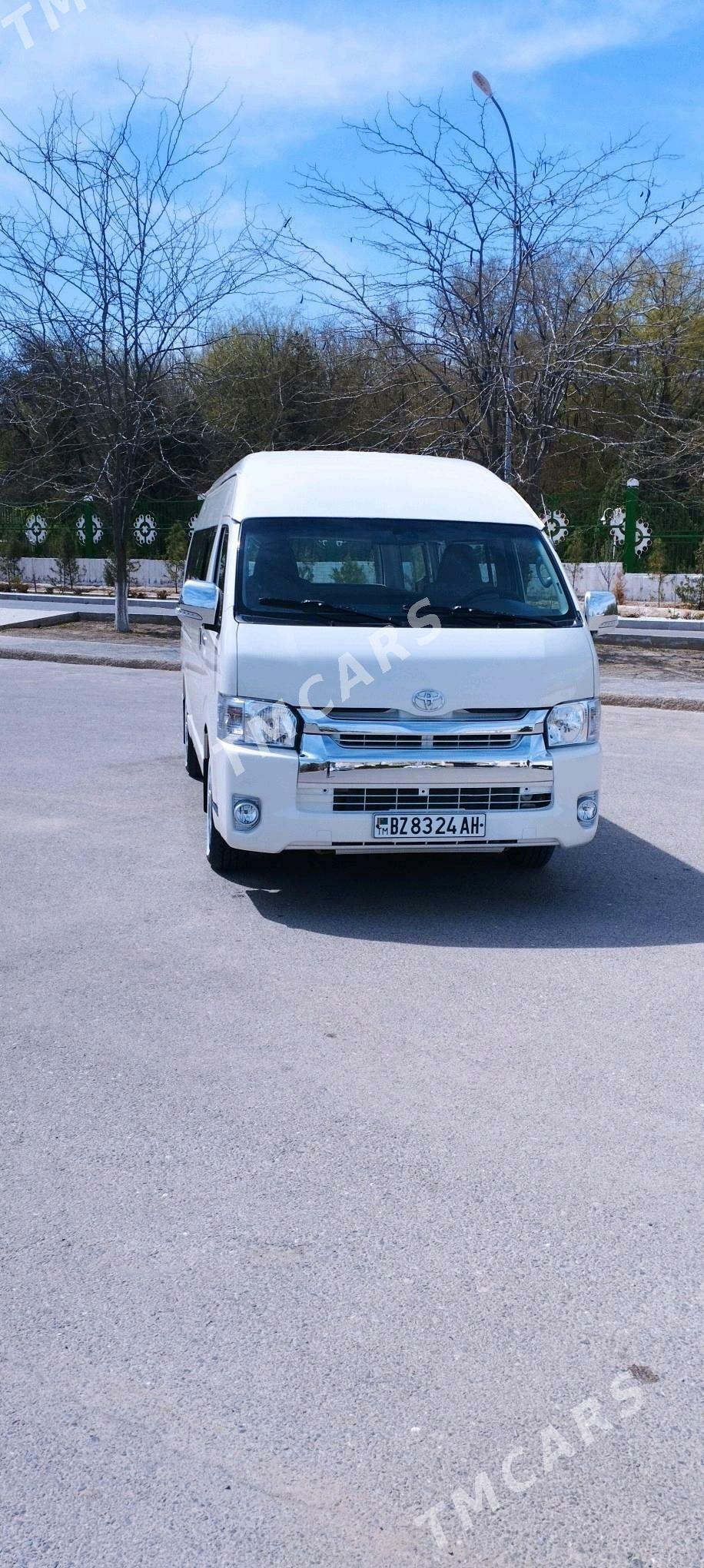 Toyota Hiace 2010 - 360 000 TMT - 30 мкр - img 2