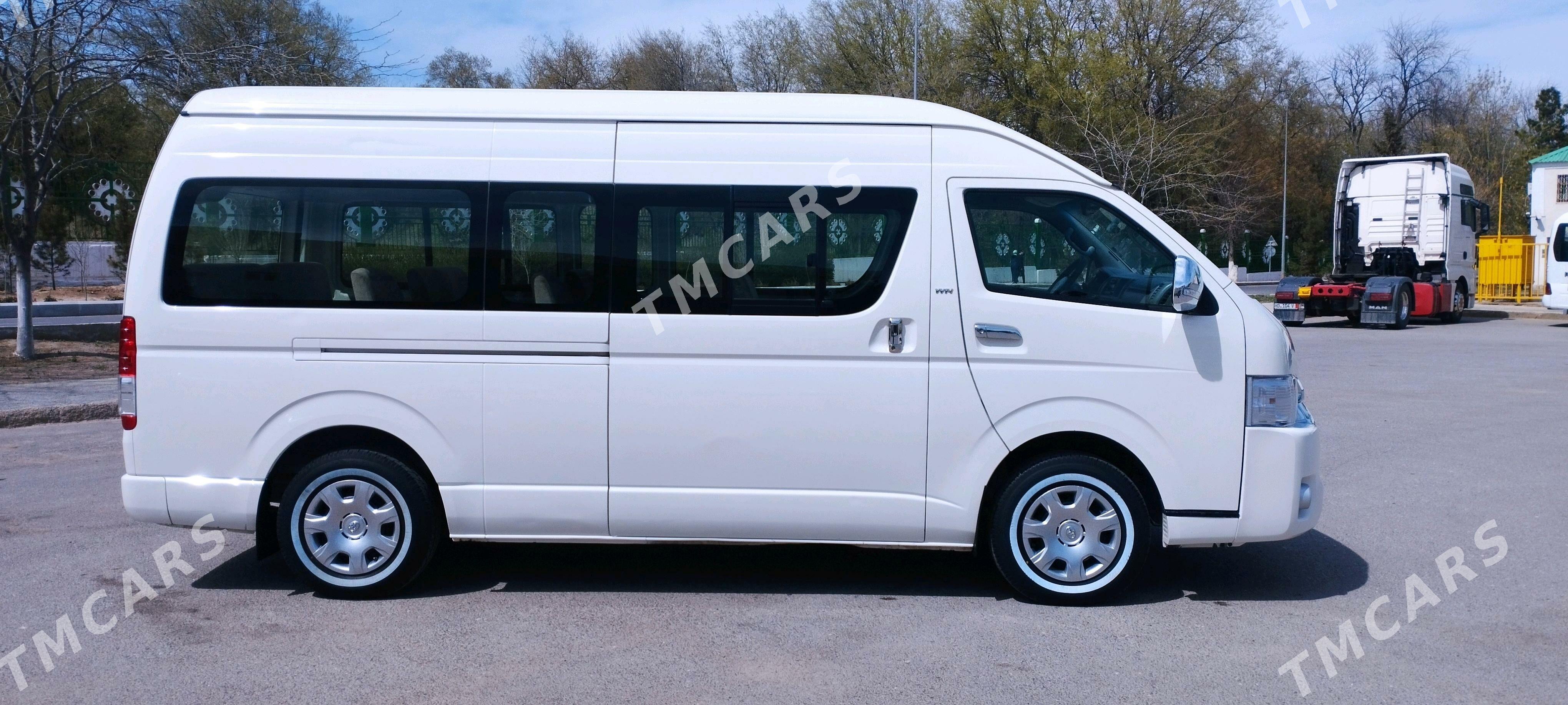 Toyota Hiace 2010 - 360 000 TMT - 30 mkr - img 3