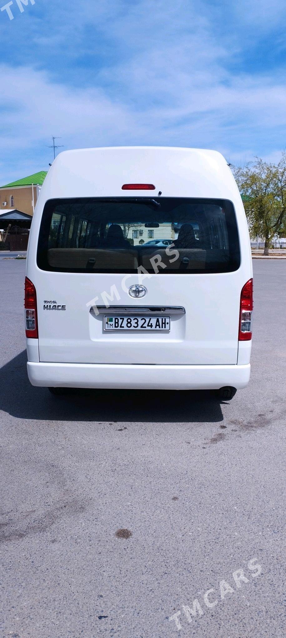 Toyota Hiace 2010 - 360 000 TMT - 30 мкр - img 4