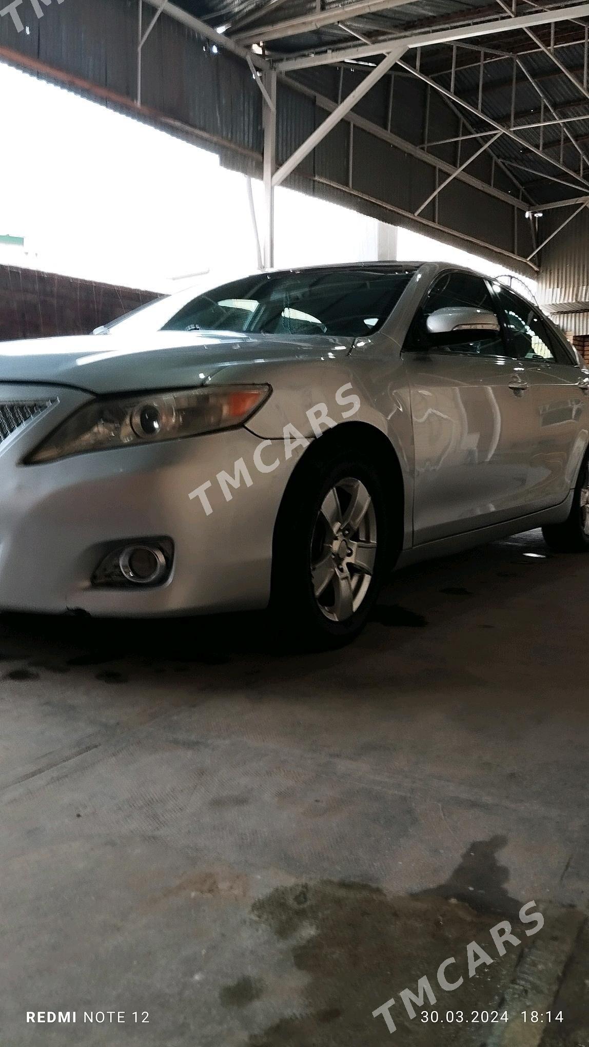 Toyota Camry 2010 - 145 000 TMT - Мары - img 3