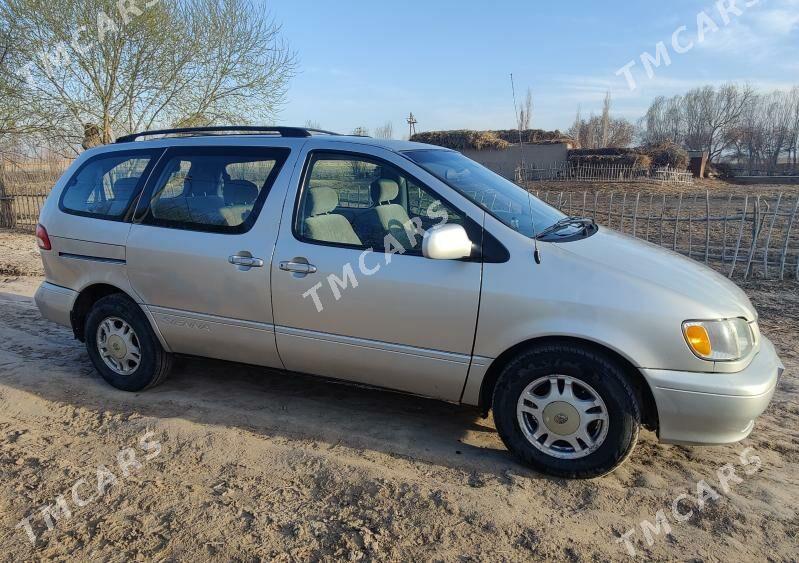 Toyota Sienna 2002 - 120 000 TMT - етр. Туркменбаши - img 3