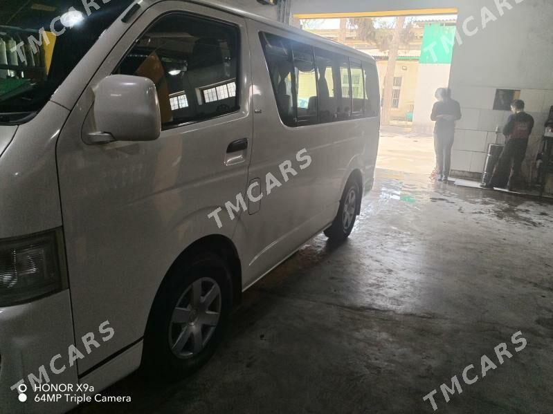 Toyota Hiace 2010 - 340 000 TMT - Бедев - img 4