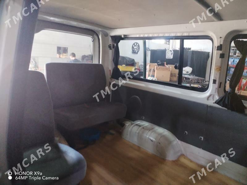 Toyota Hiace 2010 - 340 000 TMT - Бедев - img 7