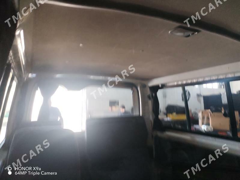 Toyota Hiace 2010 - 340 000 TMT - Бедев - img 6