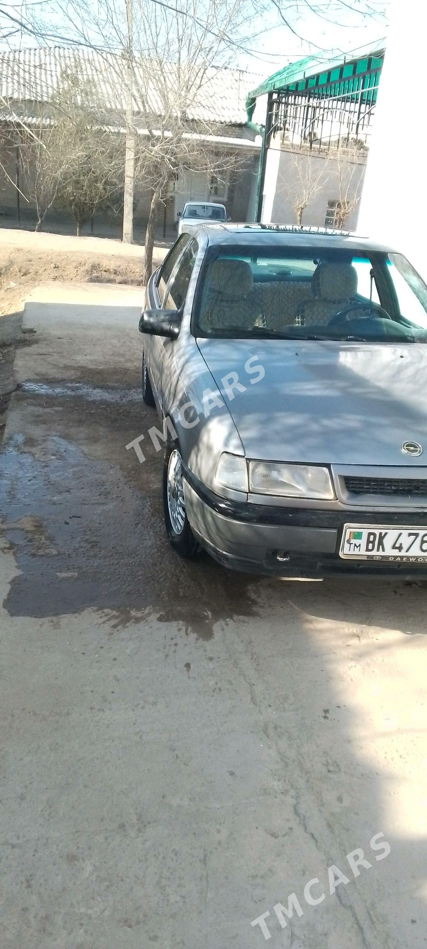 Opel Vectra 1991 - 25 000 TMT - Gubadag - img 3