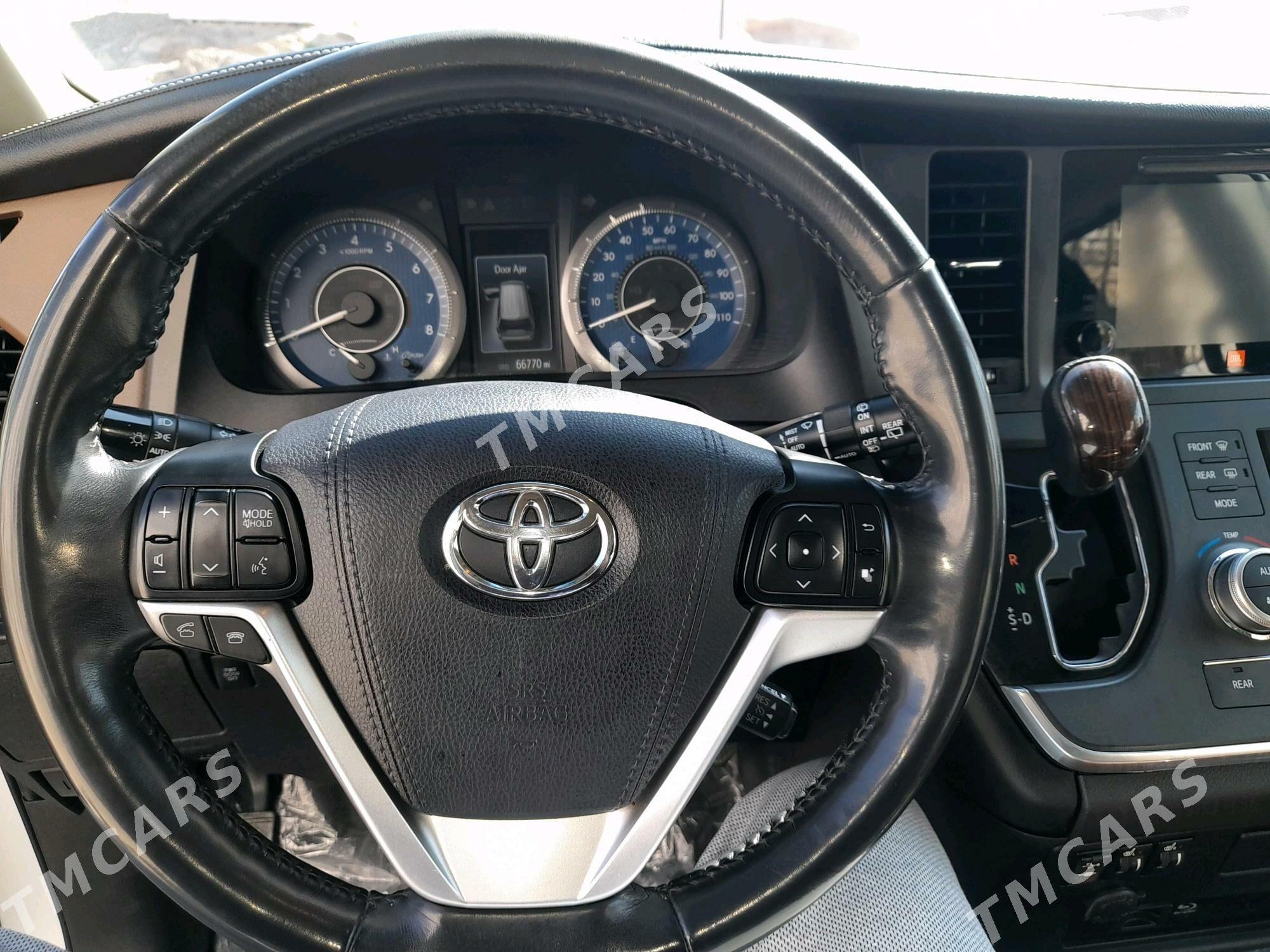 Toyota Sienna 2017 - 490 000 TMT - Туркменбаши - img 7