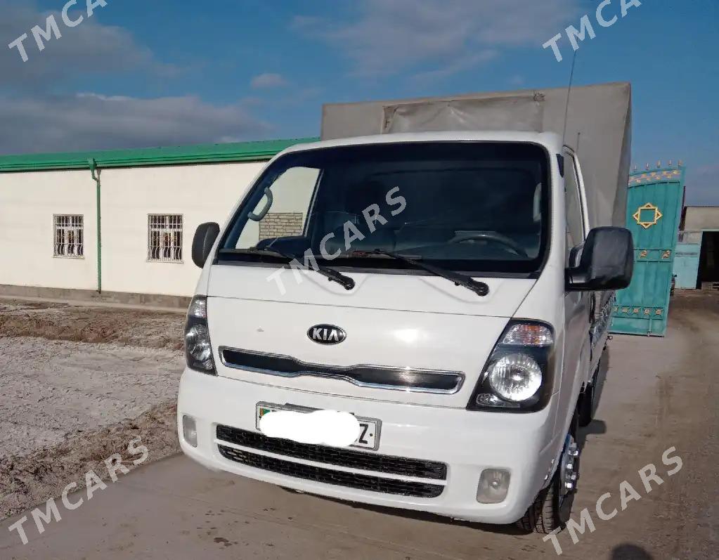 Kia Bongo 2014 - 200 000 TMT - етр. Туркменбаши - img 2