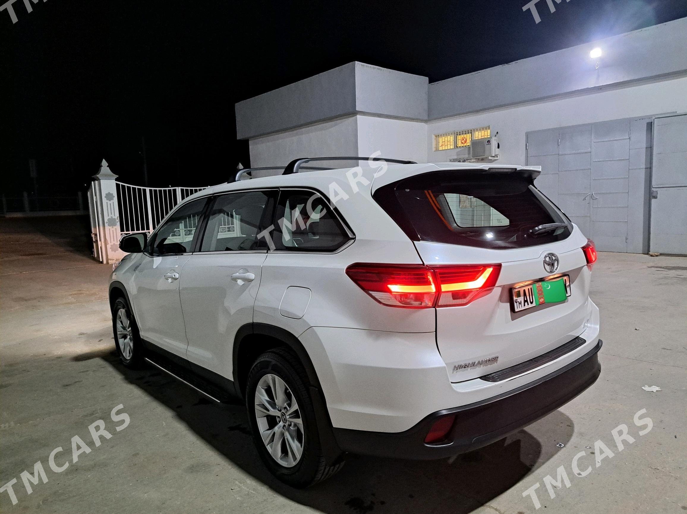 Toyota Highlander 2019 - 400 000 TMT - Балканабат - img 3