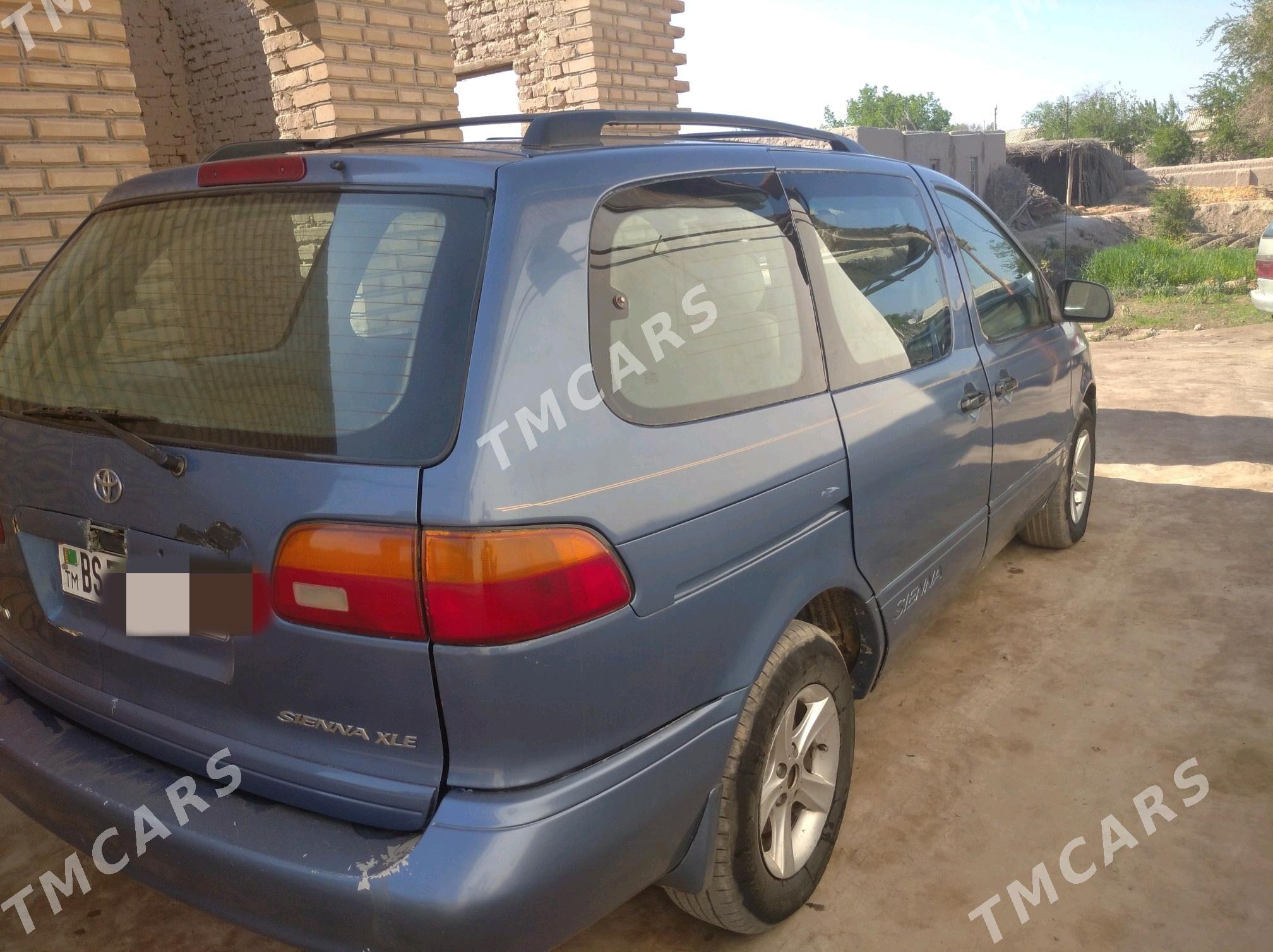 Toyota Sienna 2000 - 110 000 TMT - Халач - img 4