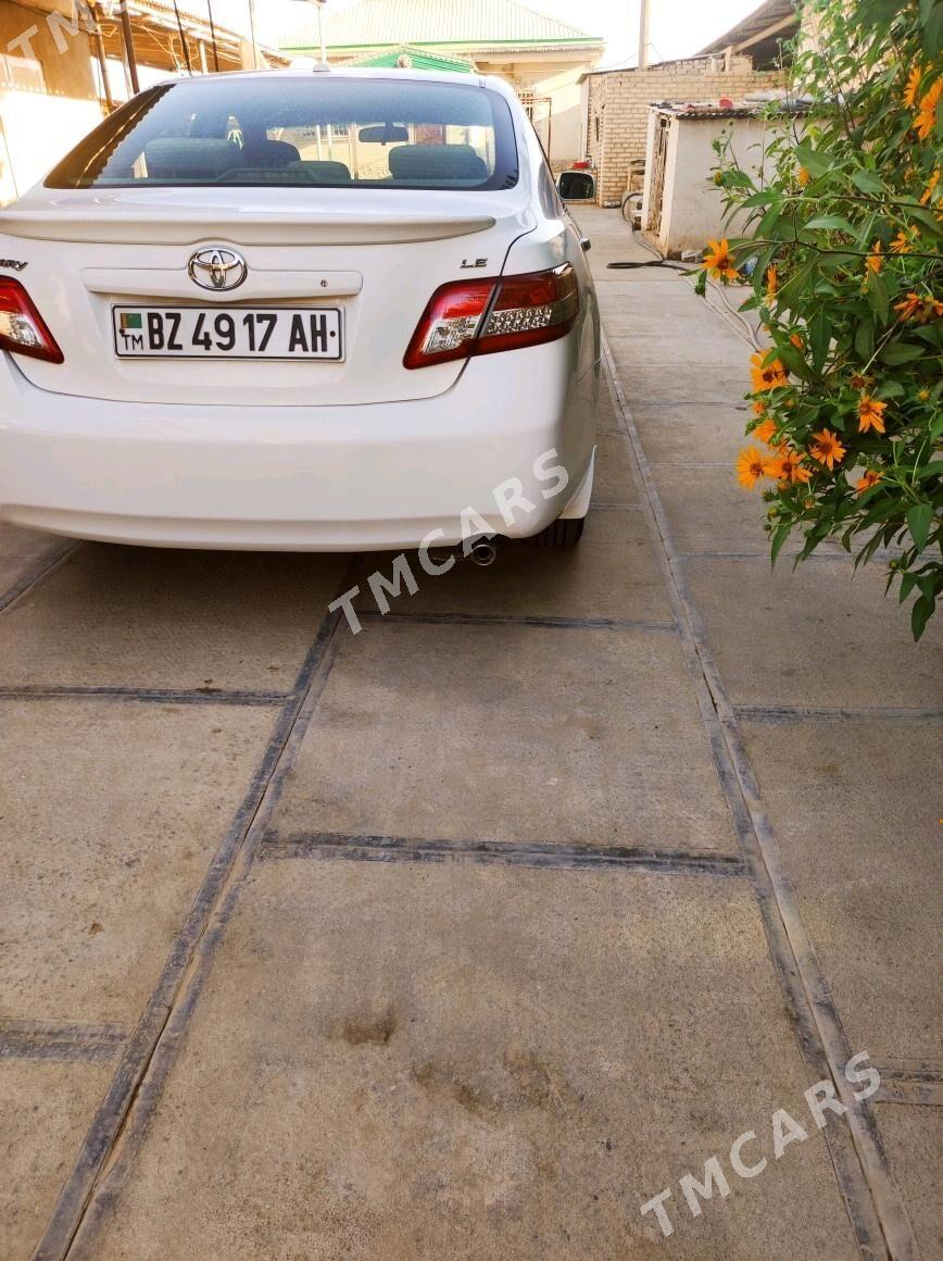 Toyota Camry 2011 - 150 000 TMT - Бабадайхан - img 3