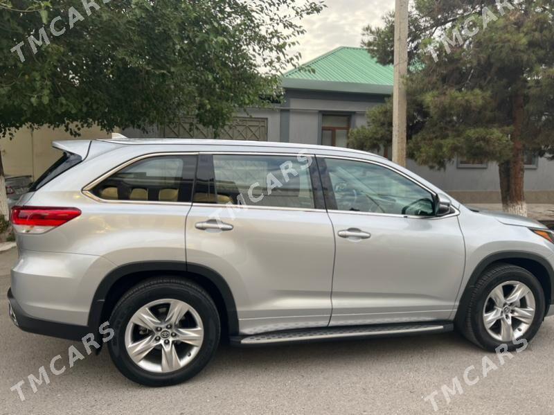 Toyota Highlander 2018 - 415 000 TMT - Aşgabat - img 4