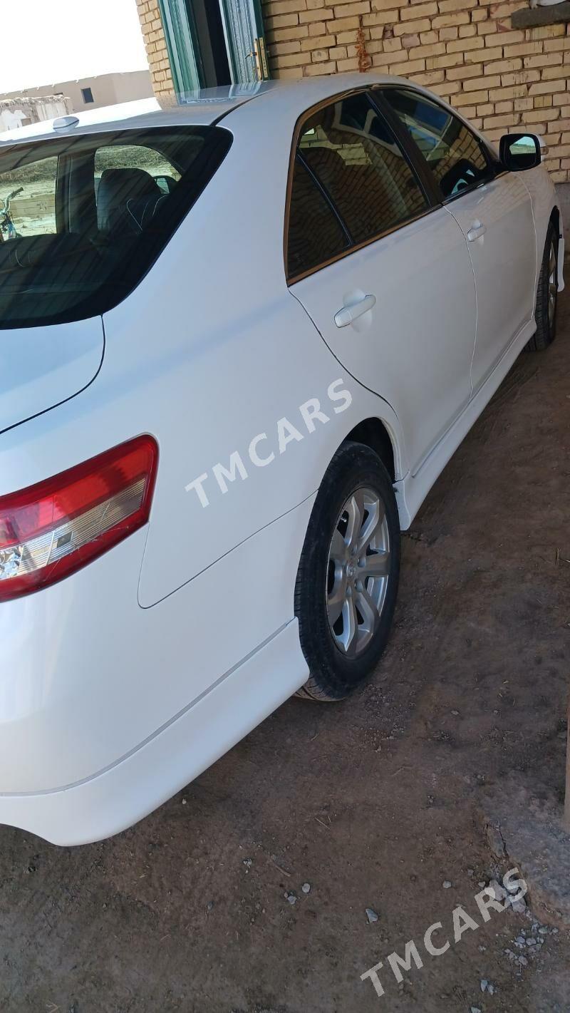 Toyota Camry 2010 - 175 000 TMT - Köneürgenç - img 4