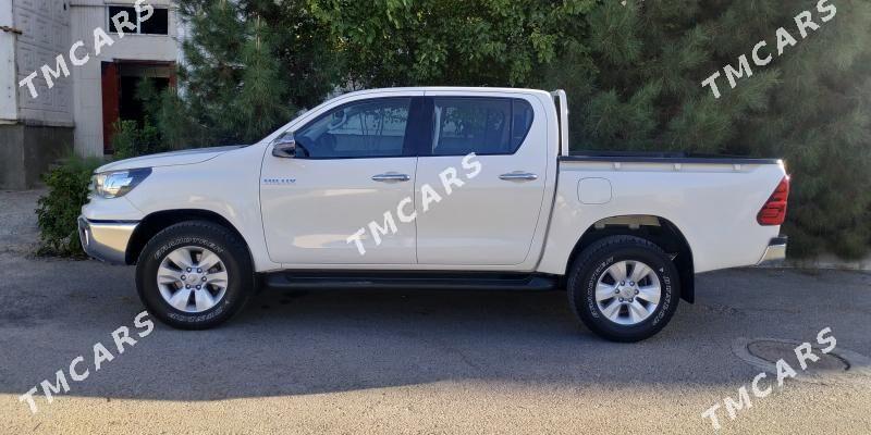 Toyota Hilux 2020 - 530 000 TMT - Ашхабад - img 3