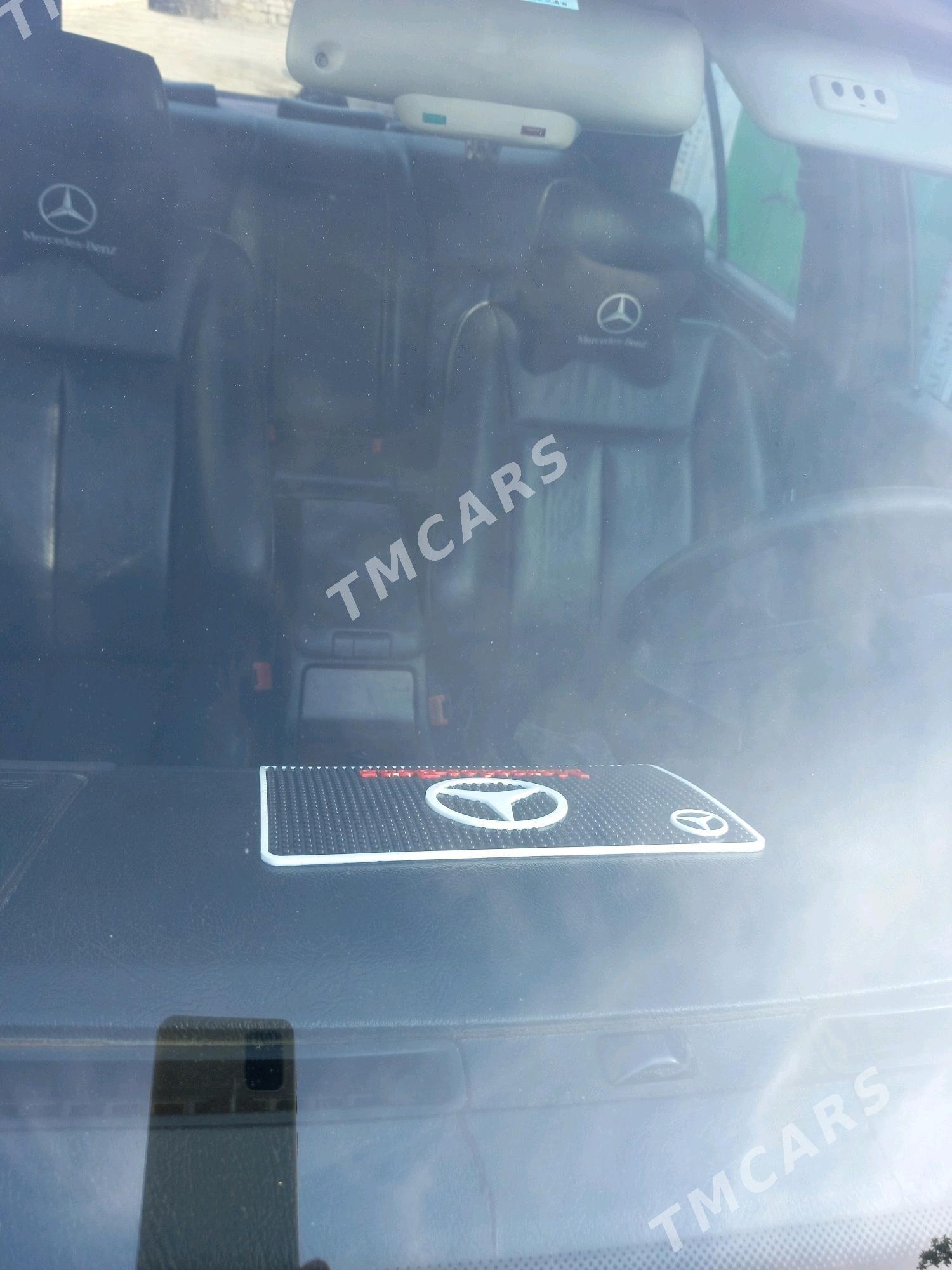 Mercedes-Benz E-Class 1996 - 70 000 TMT - Туркменбаши - img 4