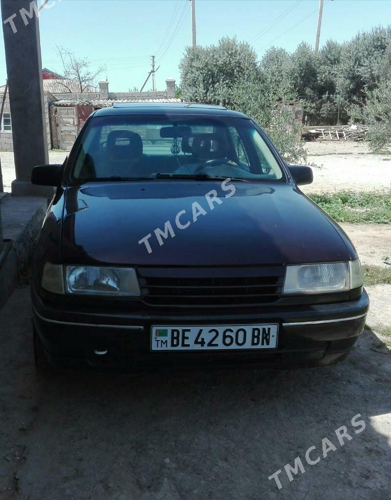 Opel Vectra 1990 - 35 000 TMT - Этрек - img 2