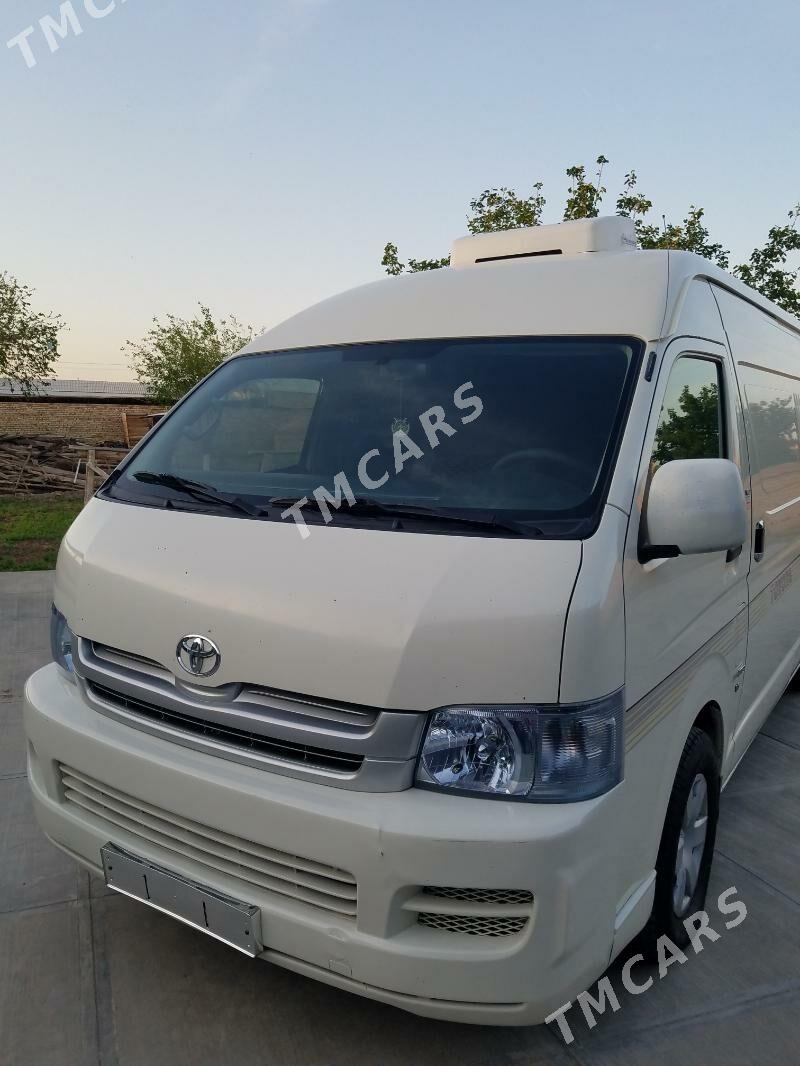 Toyota Hiace 2010 - 320 000 TMT - Саят - img 5