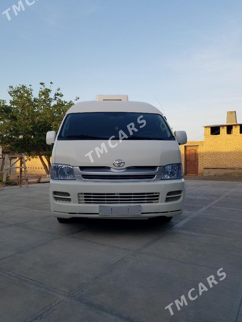 Toyota Hiace 2010 - 320 000 TMT - Саят - img 4