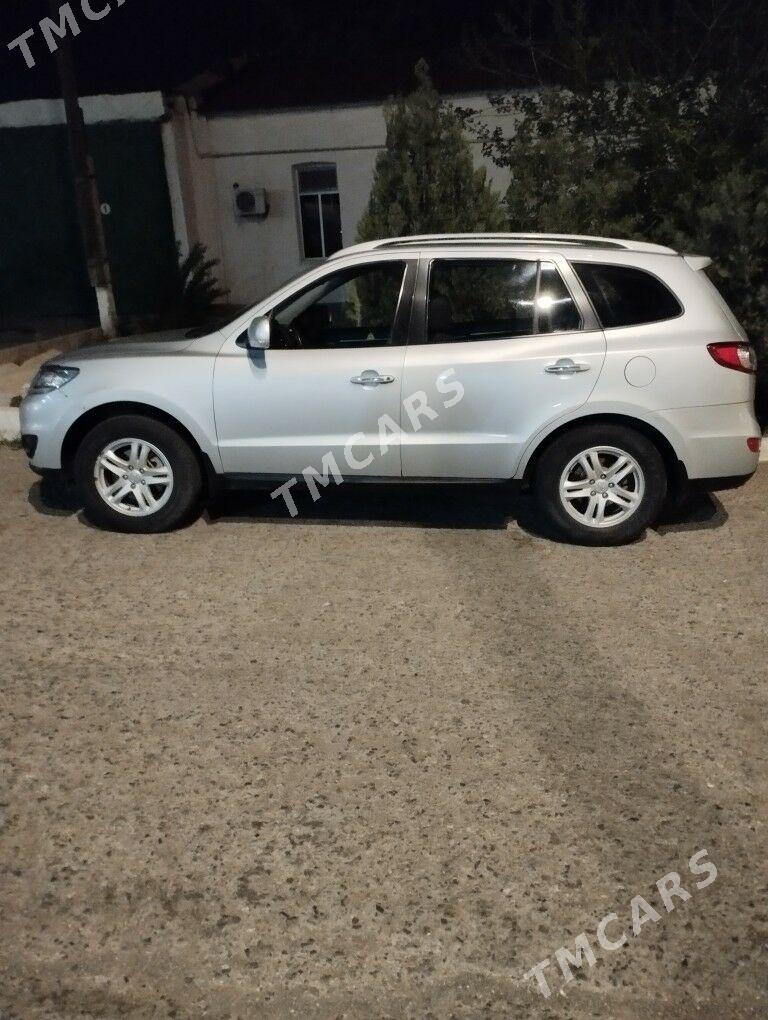 Hyundai Santa Fe 2010 - 130 000 TMT - Туркменбаши - img 2