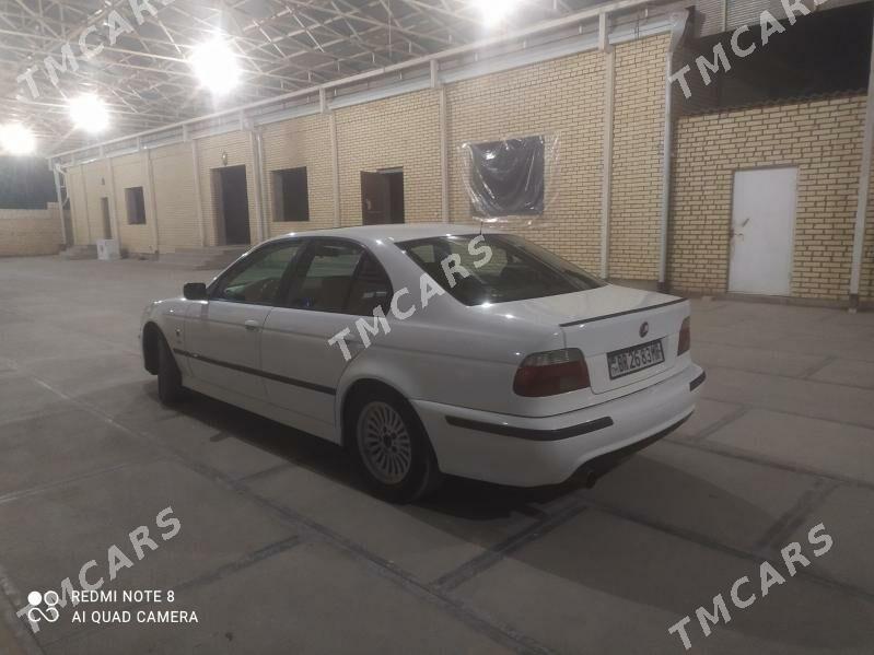 BMW 525 2000 - 90 000 TMT - Мары - img 5