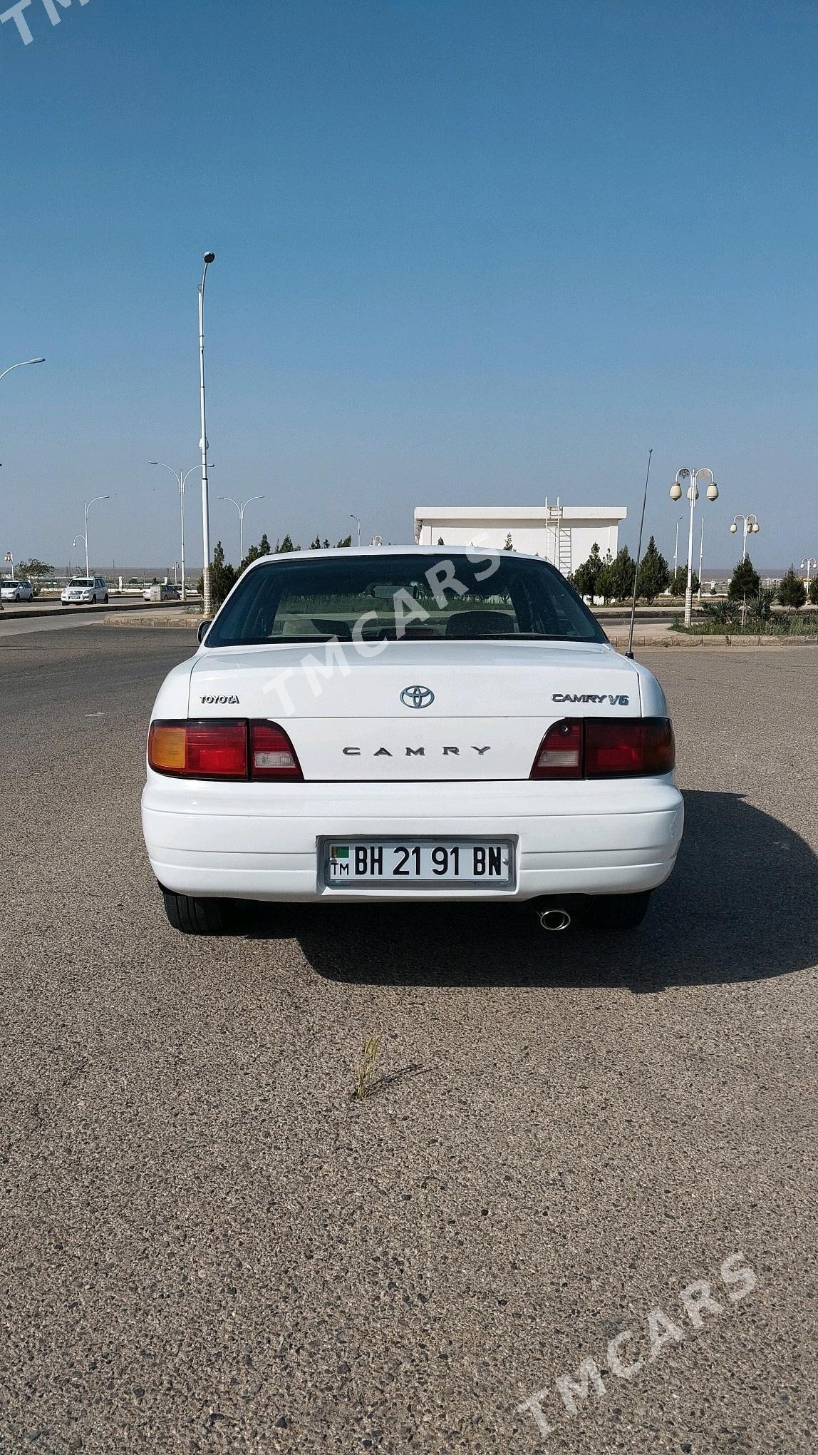 Toyota Camry 1994 - 64 000 TMT - Балканабат - img 3