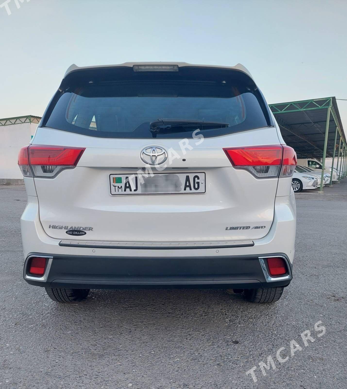 Toyota Highlander 2018 - 560 000 TMT - Aşgabat - img 4