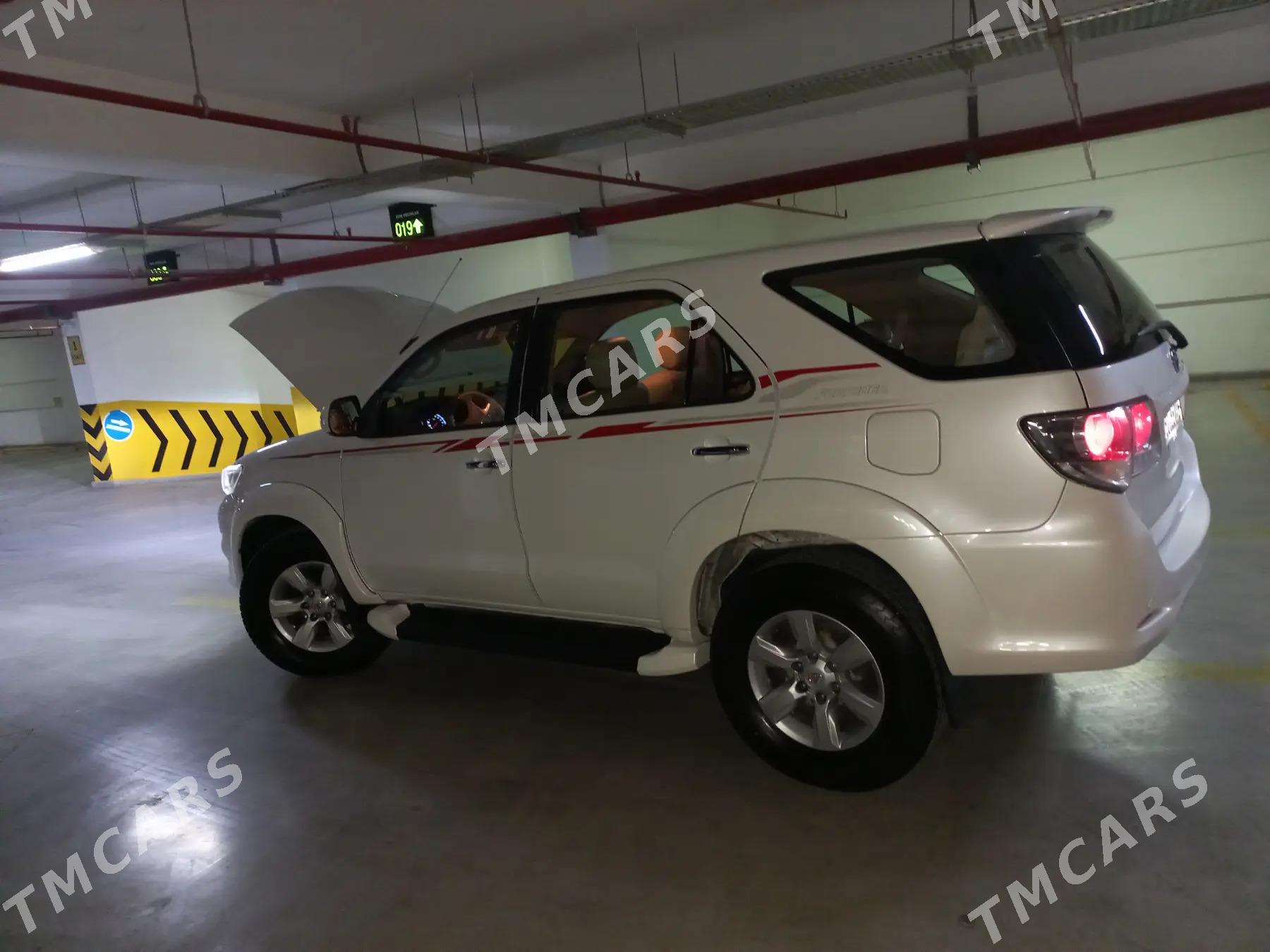 Toyota Fortuner 2014 - 380 000 TMT - Ашхабад - img 6