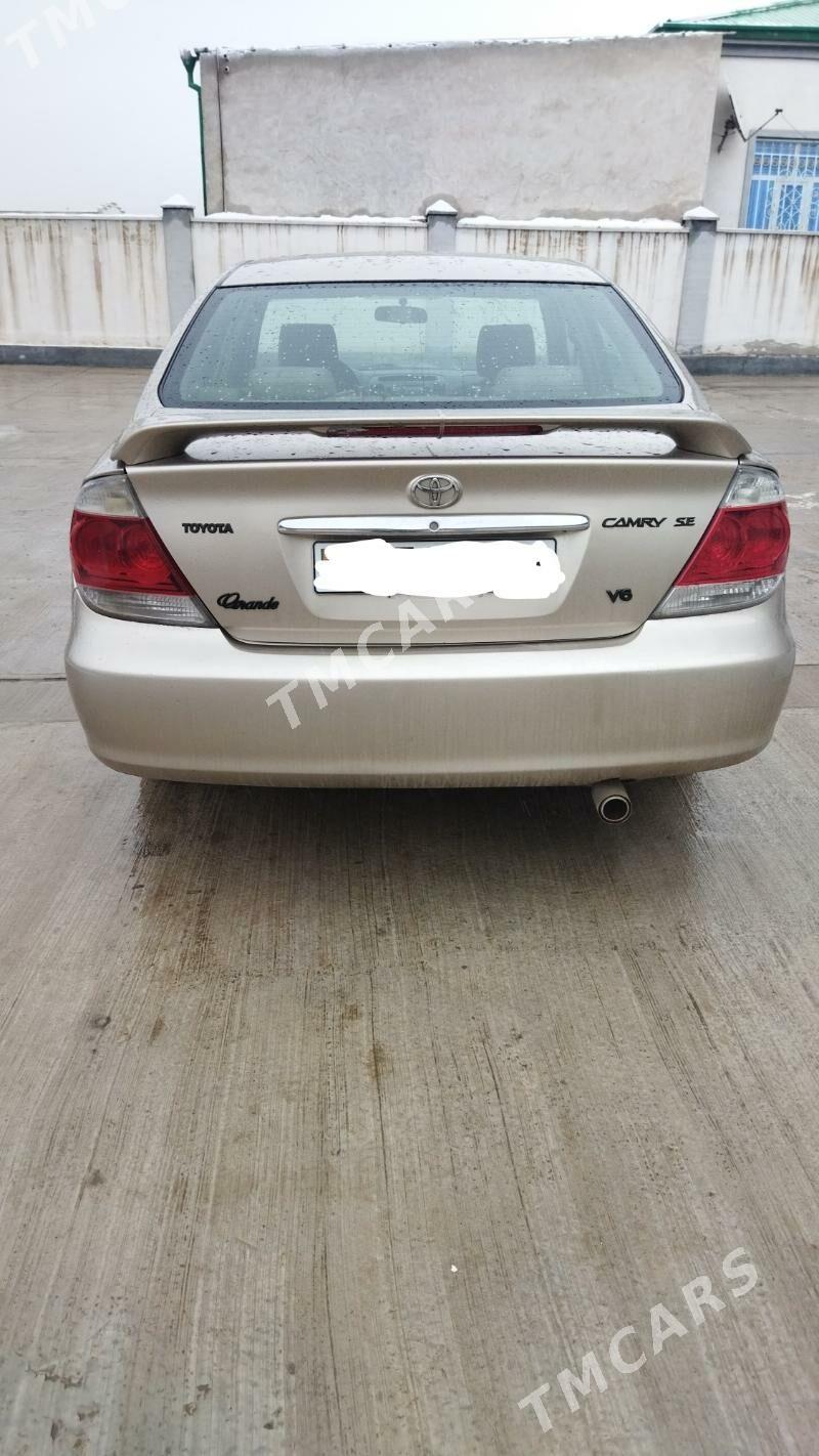 Toyota Camry 2005 - 130 000 TMT - Halaç - img 2