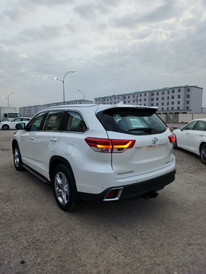 Toyota Highlander 2018 - 475 000 TMT - Мары - img 3