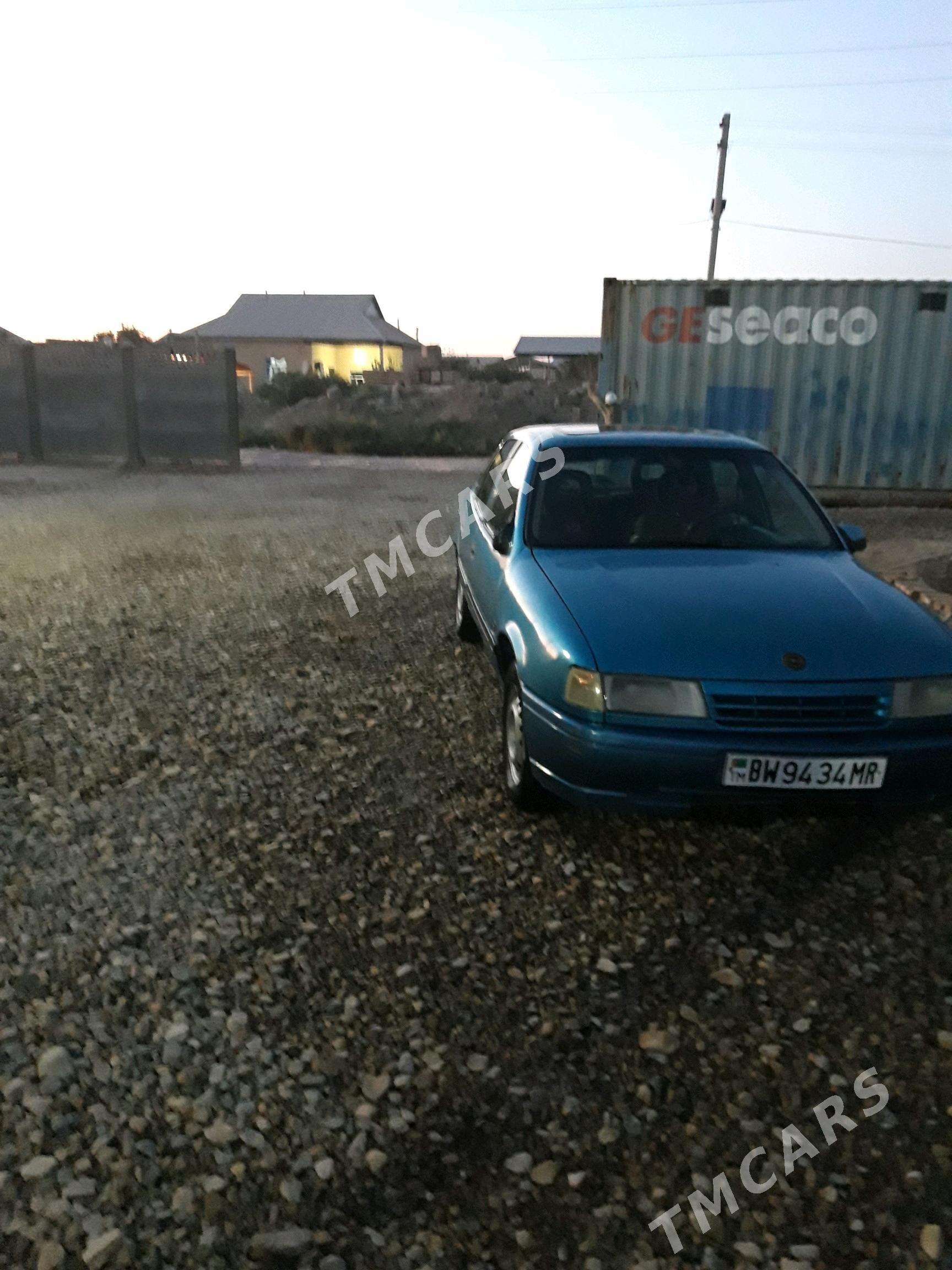 Opel Vectra 1989 - 20 000 TMT - Mary - img 2