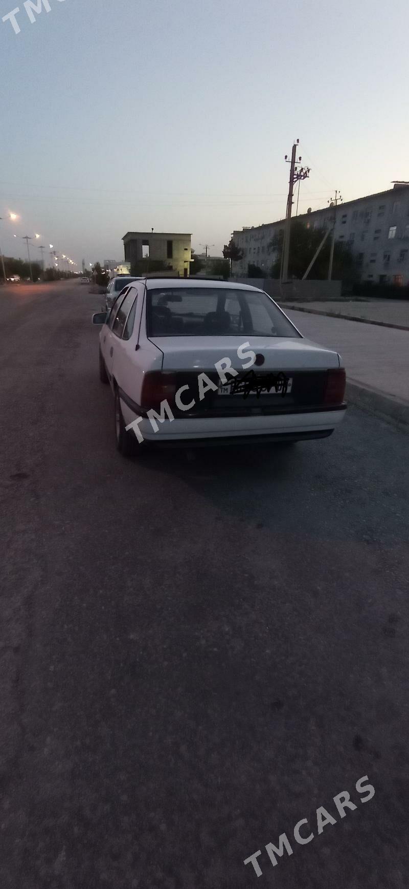 Opel Vectra 1989 - 27 000 TMT - Балканабат - img 4