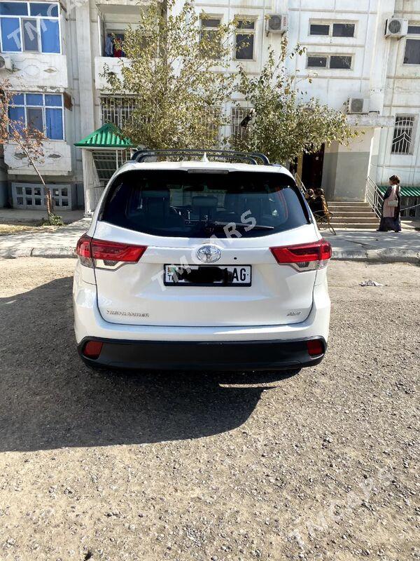 Toyota Highlander 2018 - 390 000 TMT - Aşgabat - img 4