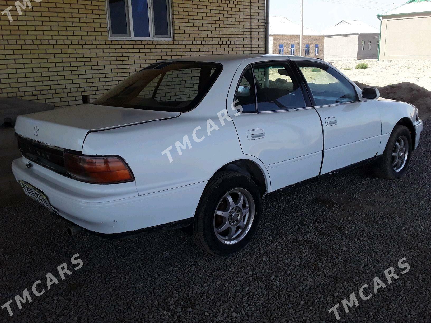 Toyota Camry 1991 - 25 000 TMT - Ёлётен - img 2