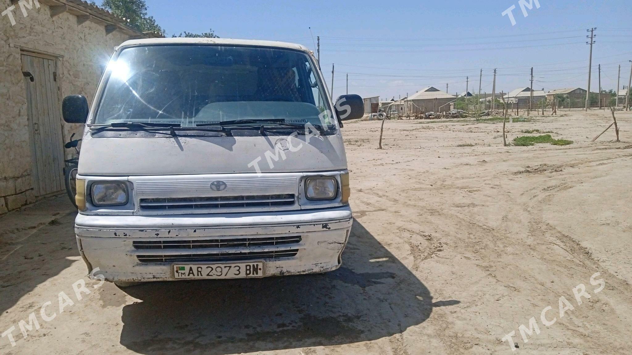 Toyota Hiace 1998 - 40 000 TMT - Etrek - img 2