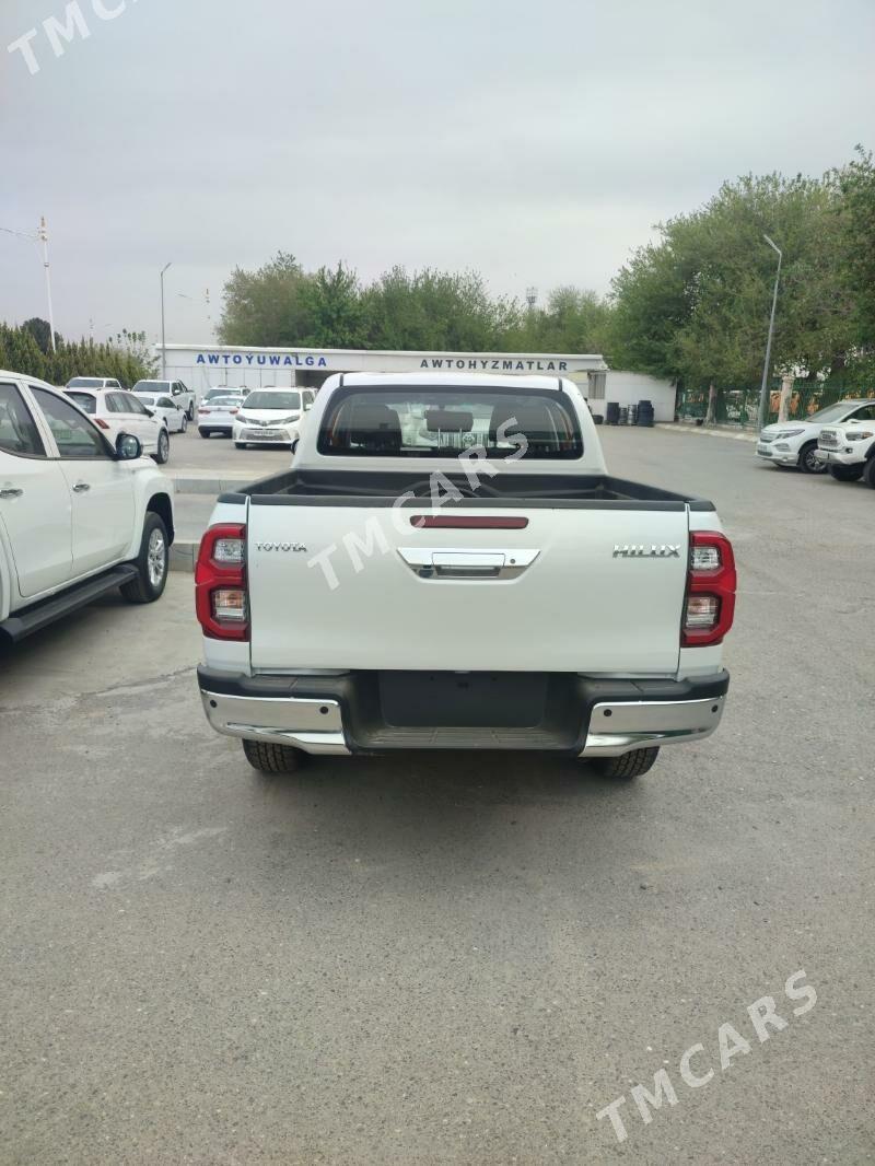 Toyota Hilux 2023 - 690 000 TMT - Ашхабад - img 4