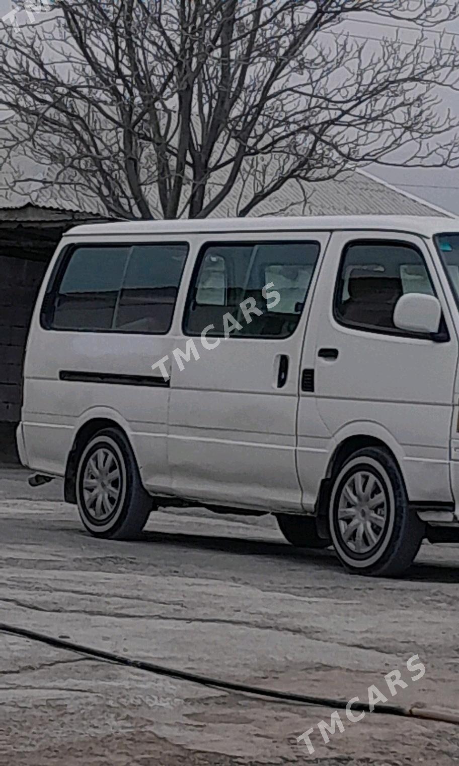 Toyota Hiace 2003 - 100 000 TMT - Гёкдепе - img 2