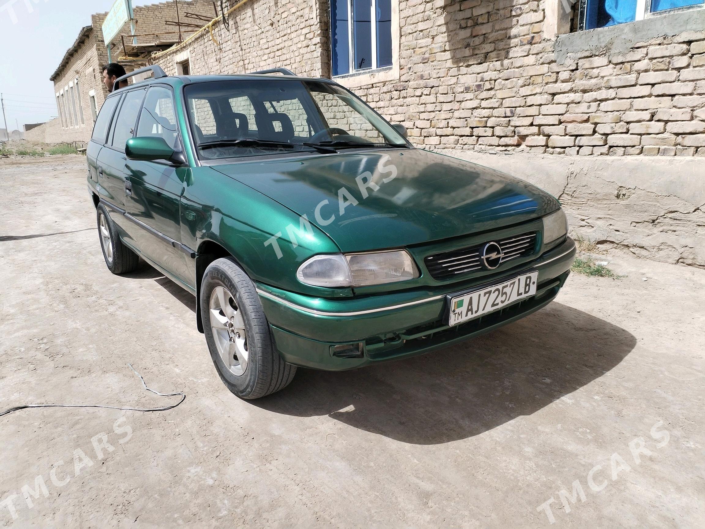 Opel Astra 1997 - 37 000 TMT - Фарап - img 2