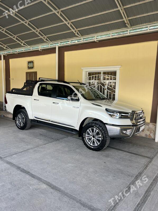 Toyota Hilux 2022 - 625 000 TMT - Ашхабад - img 2