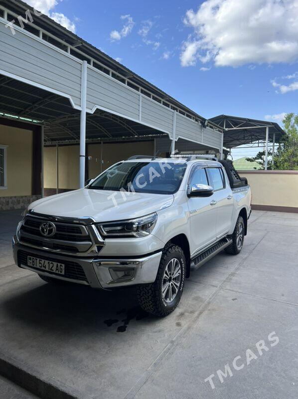 Toyota Hilux 2022 - 625 000 TMT - Ашхабад - img 6