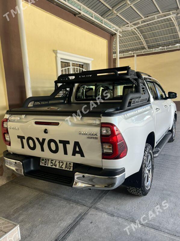 Toyota Hilux 2022 - 625 000 TMT - Ашхабад - img 7