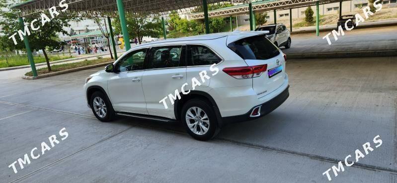 Toyota Highlander 2018 - 455 000 TMT - Кëши - img 3