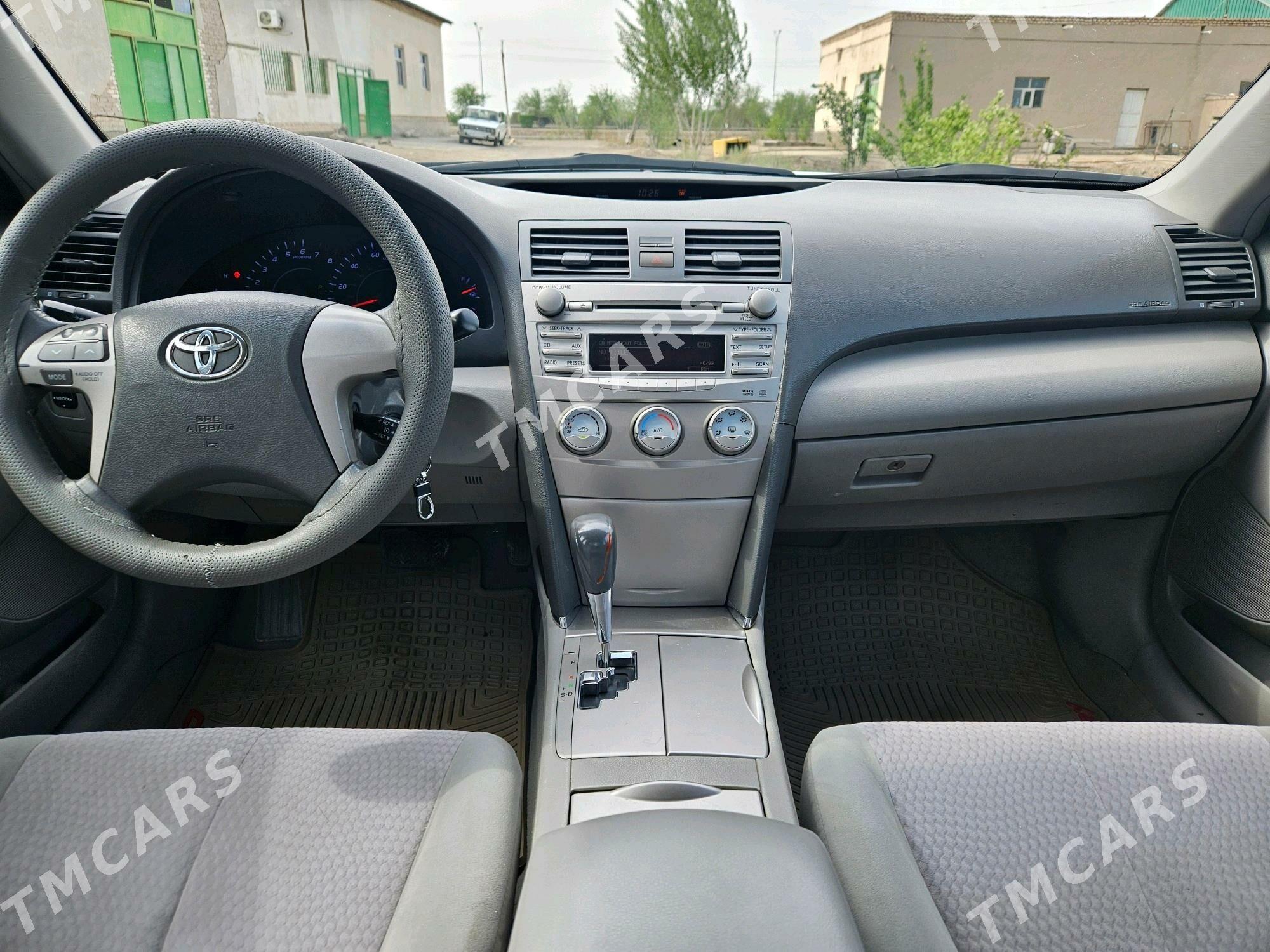 Toyota Camry 2011 - 185 000 TMT - Кёнеургенч - img 4