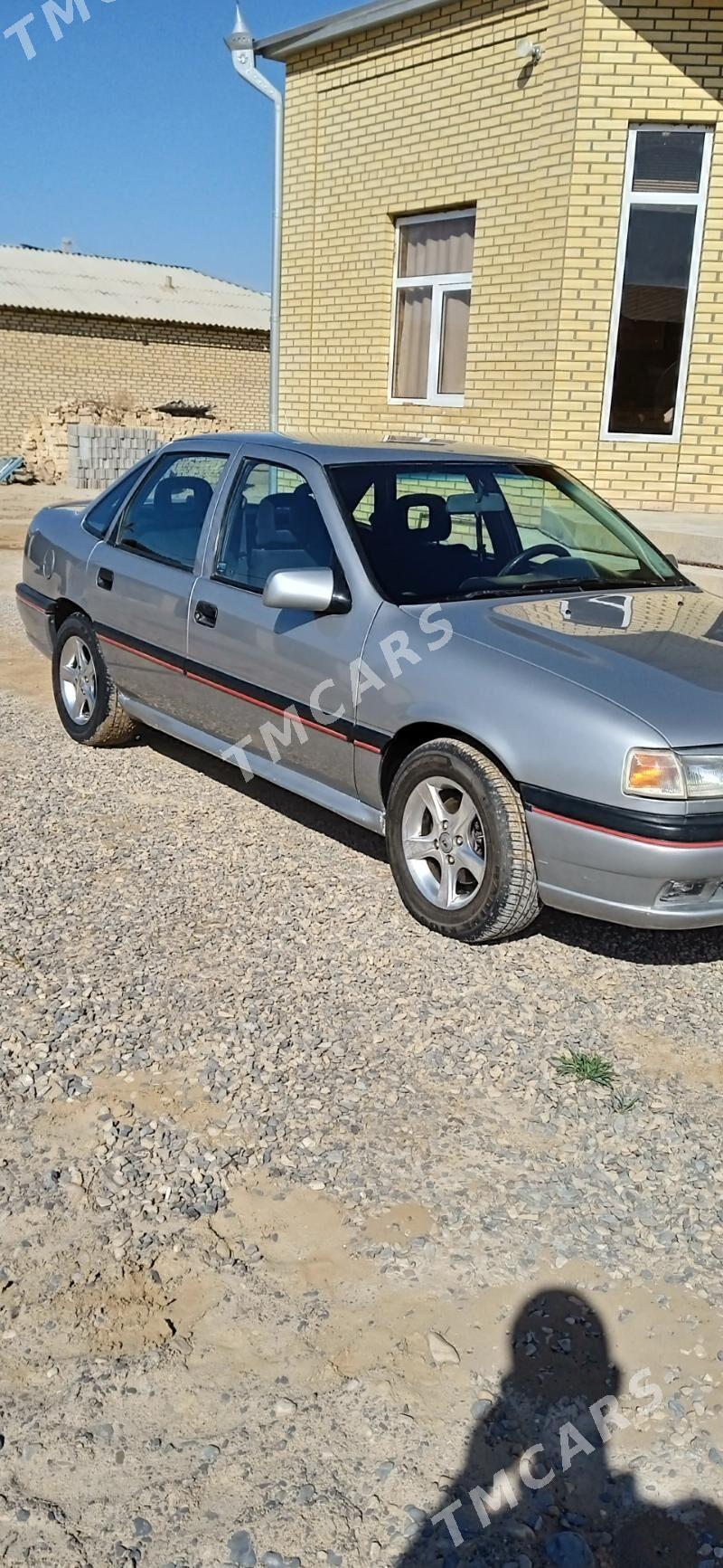 Opel Vectra 1993 - 50 000 TMT - Mary - img 3