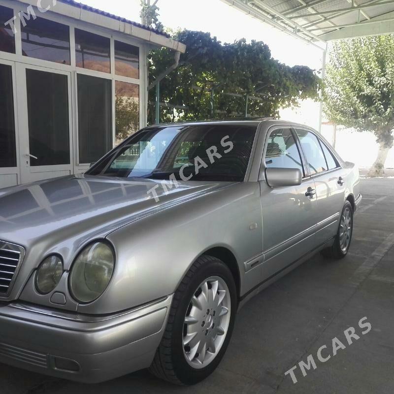 Mercedes-Benz E320 1998 - 105 000 TMT - Балканабат - img 4
